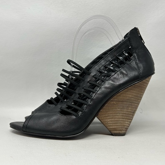 Trouve Janey Cut Out Leather Wedges, Women’s Size 8.5M - Picture 3 of 11